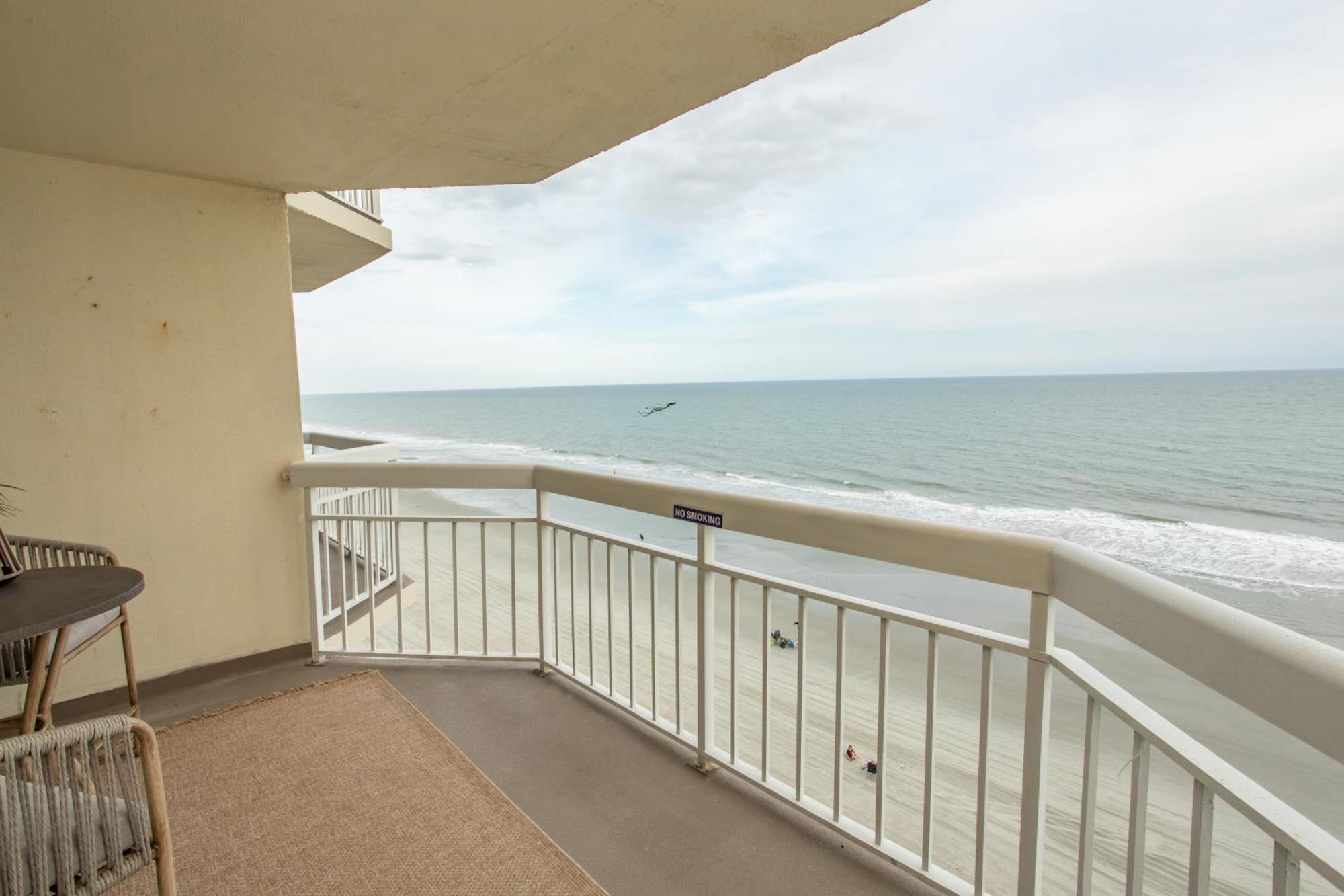 Waters Edge Aparthotel Garden City Екстериор снимка