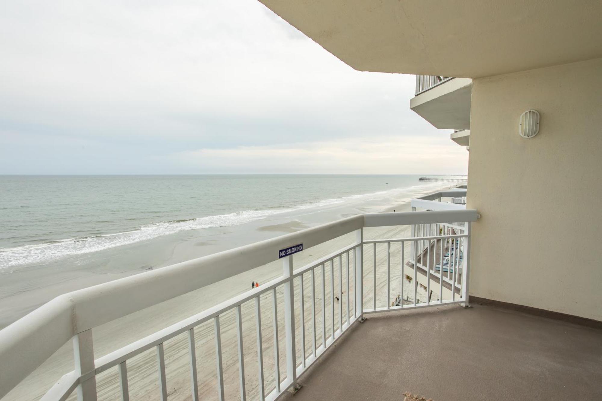 Waters Edge Aparthotel Garden City Екстериор снимка